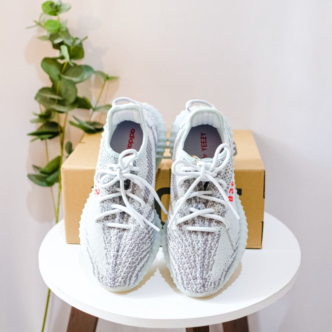 Sepatu running adidas yeezy hotsell