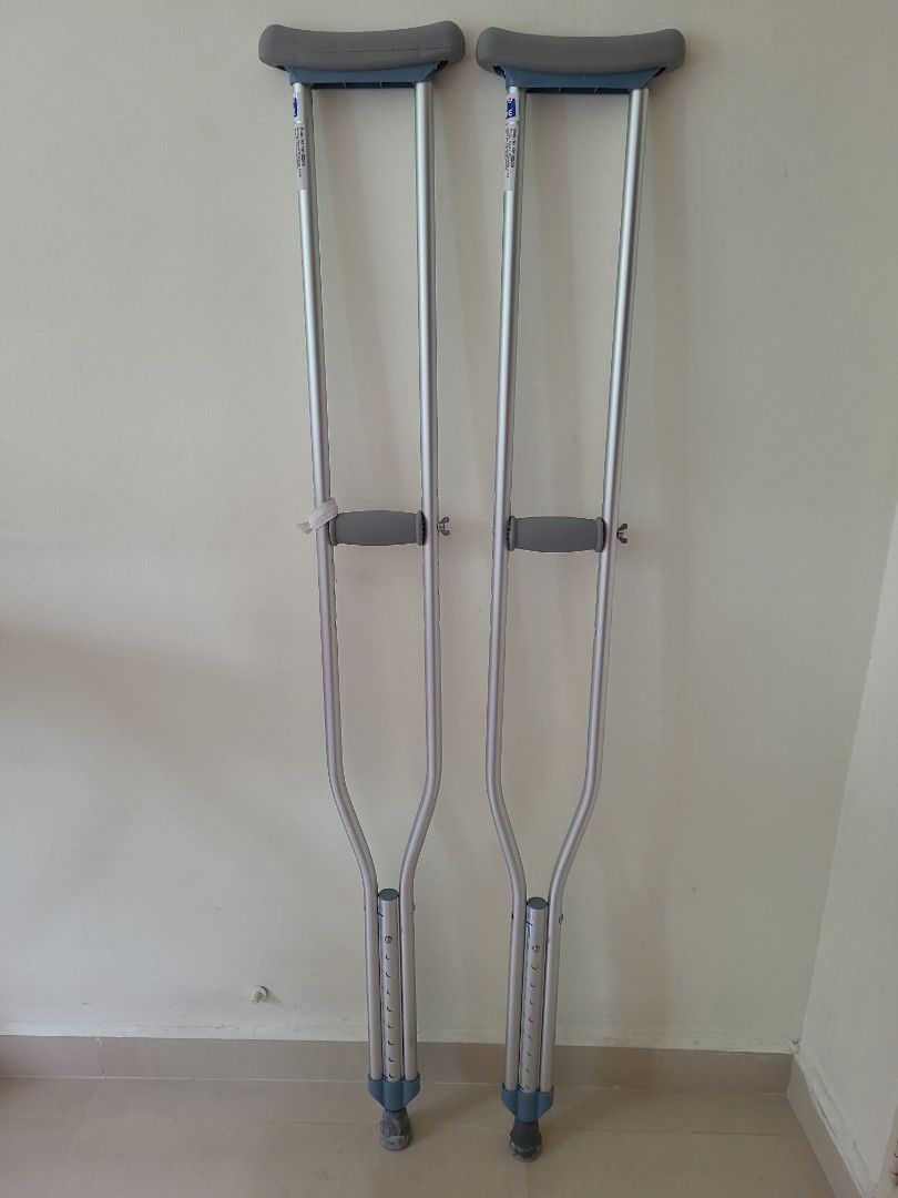 Adult crutches L size, Health & Nutrition, Assistive & Rehabilatory