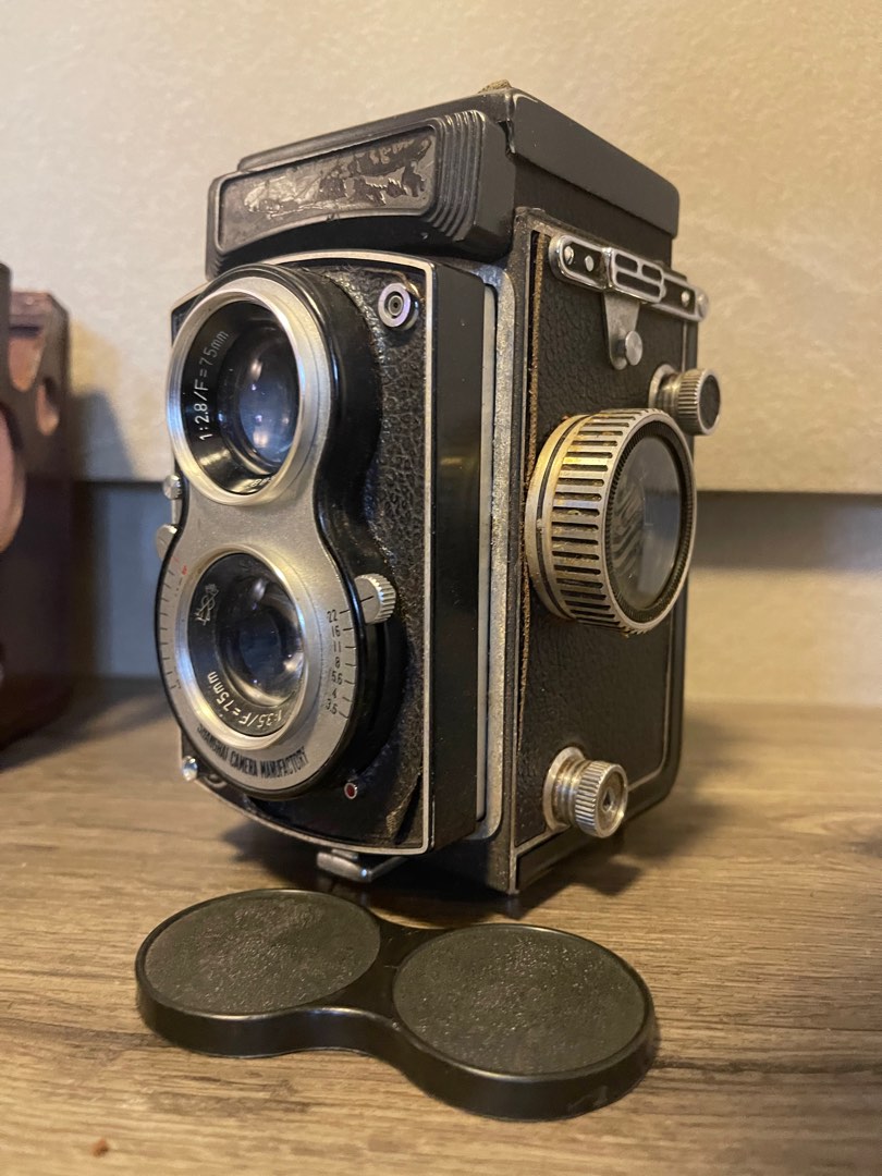 antique photo camera