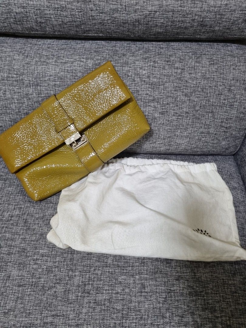 Authentic Harriet Clutch, Women's Fashion, Bags & Clutches on Carousell