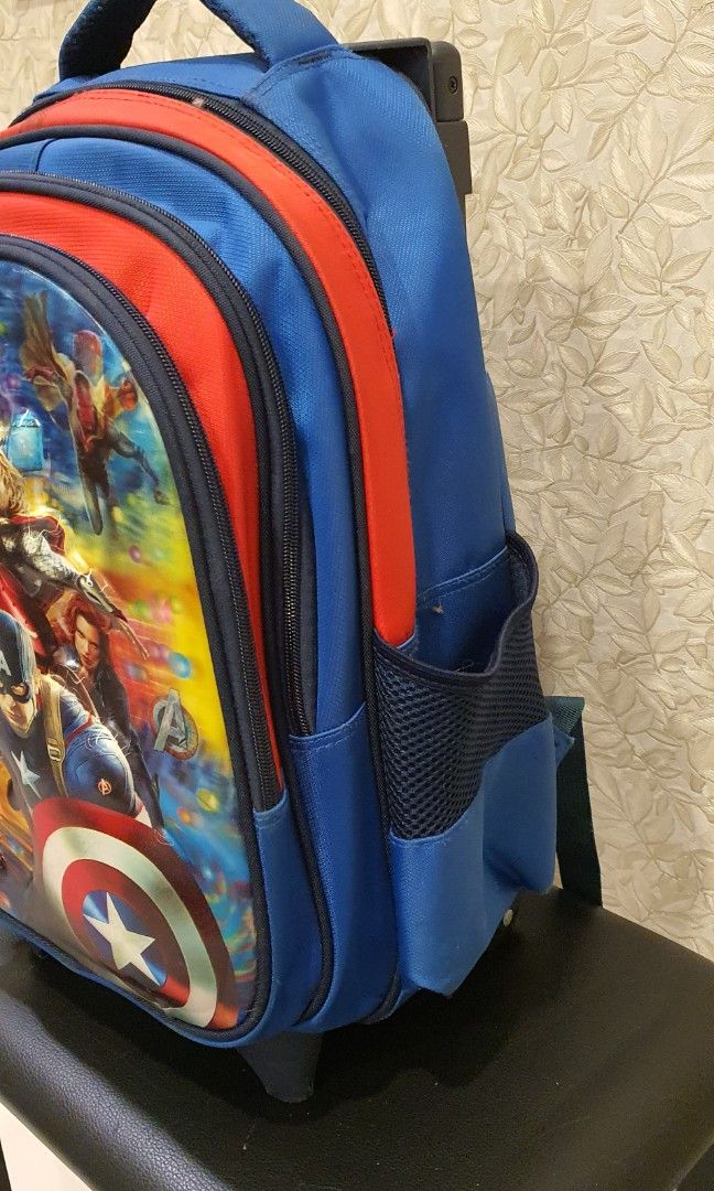 Avengers trolley hotsell school bag