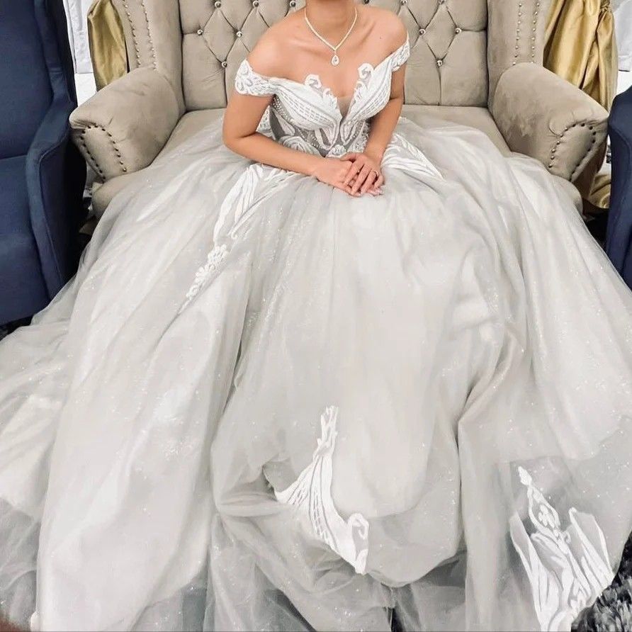 White gown for sales js prom