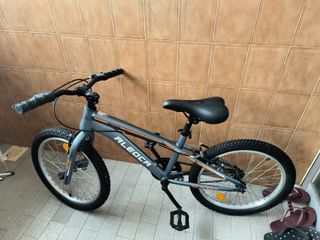 (Category: ) located in . Submitted by HandleWithCare (Listing ID 1212279774, Image 1). Description: .
