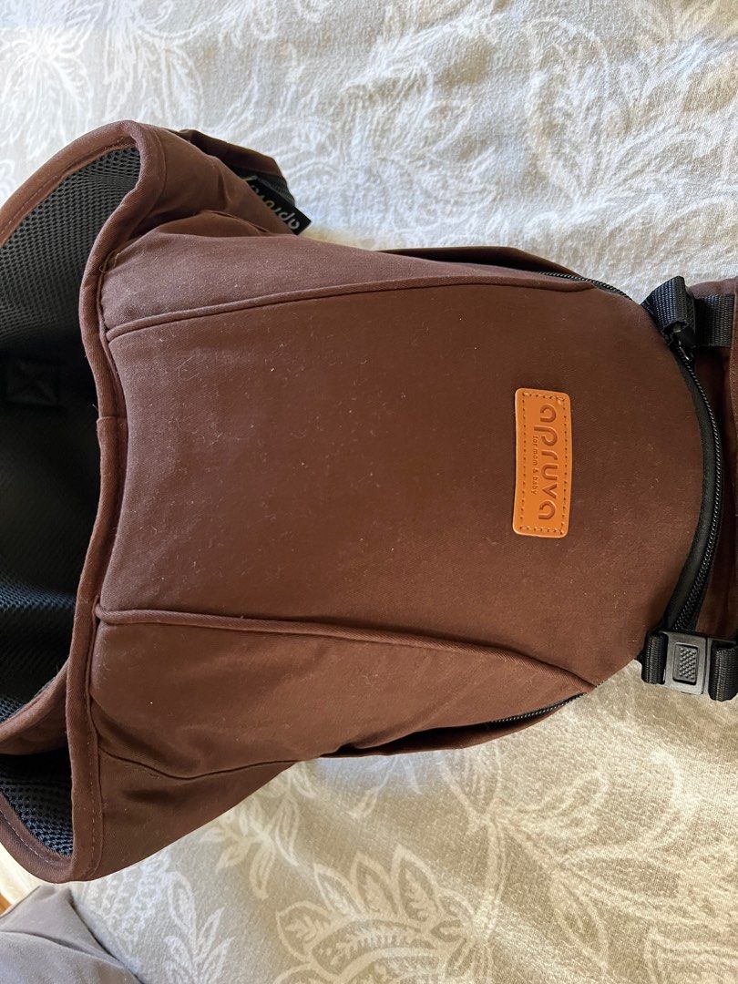 [BRAND NEW] Apruva Hip Seat Carrier in Classic Coffee, Babies & Kids