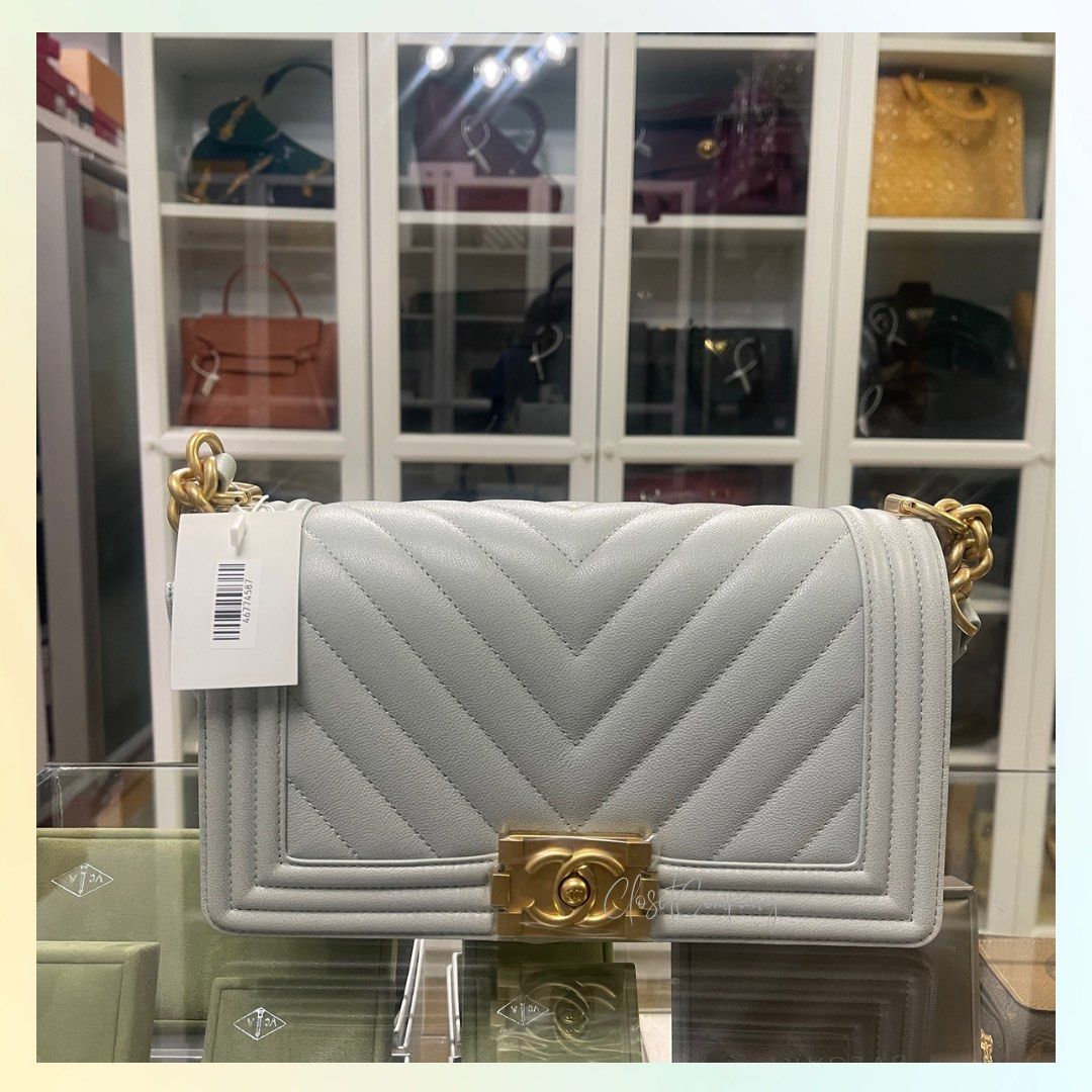 Chanel le boy colors hotsell