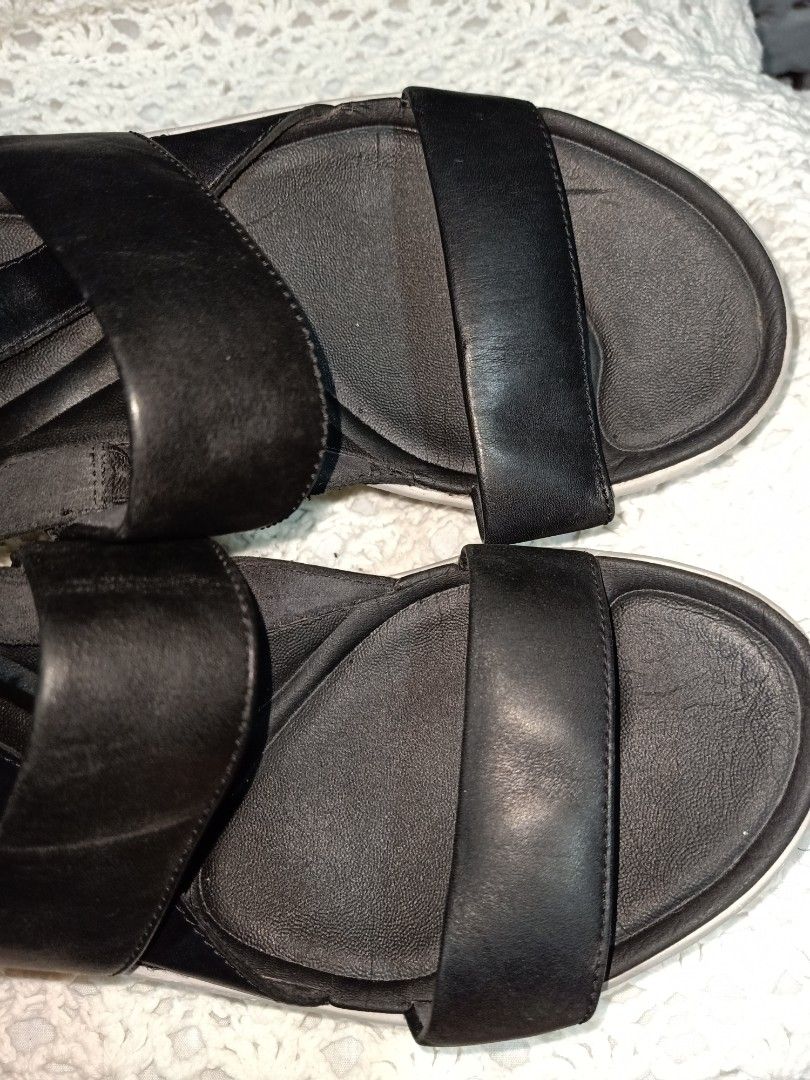 Clarks Wave Walk Sandals, eur 38, Women's Fashion, Footwear, Flats u0026 Sandals  on Carousell