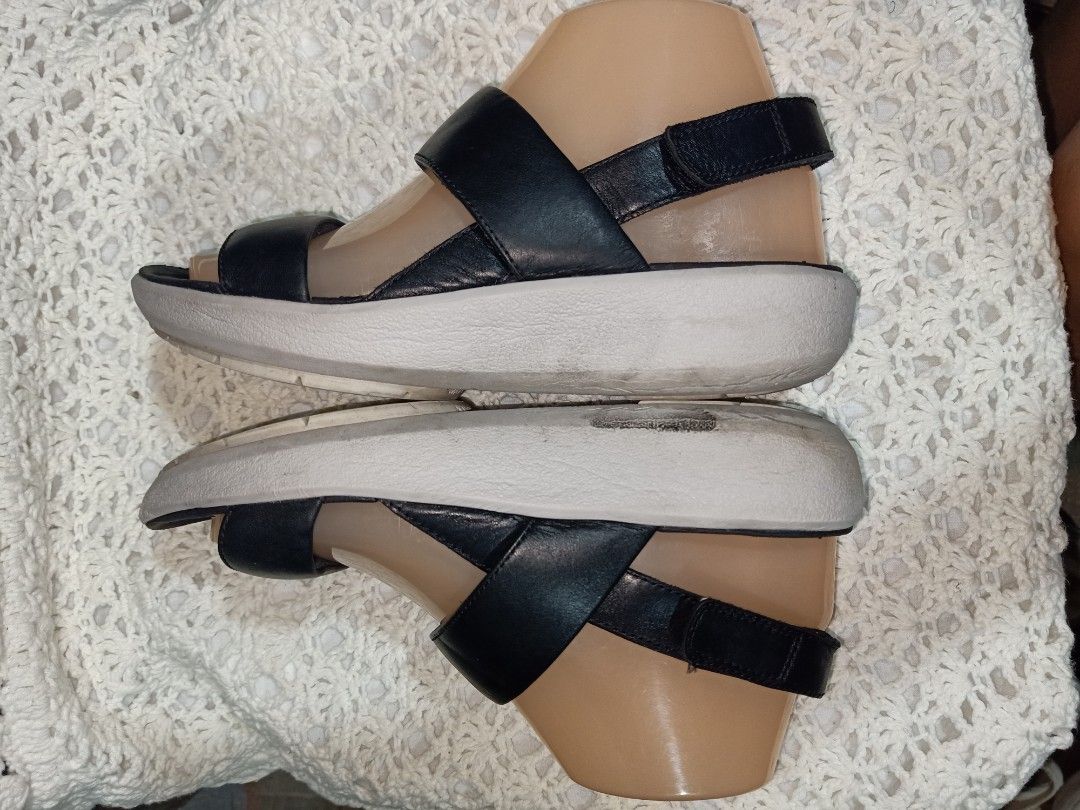 Clarks wave clearance walk sandals