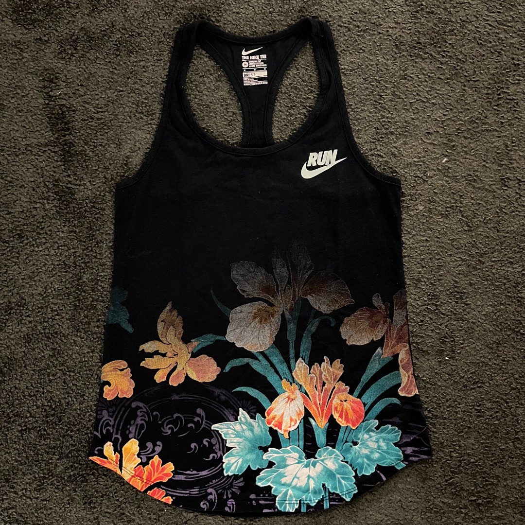 Clearance nike 2025 tank tops