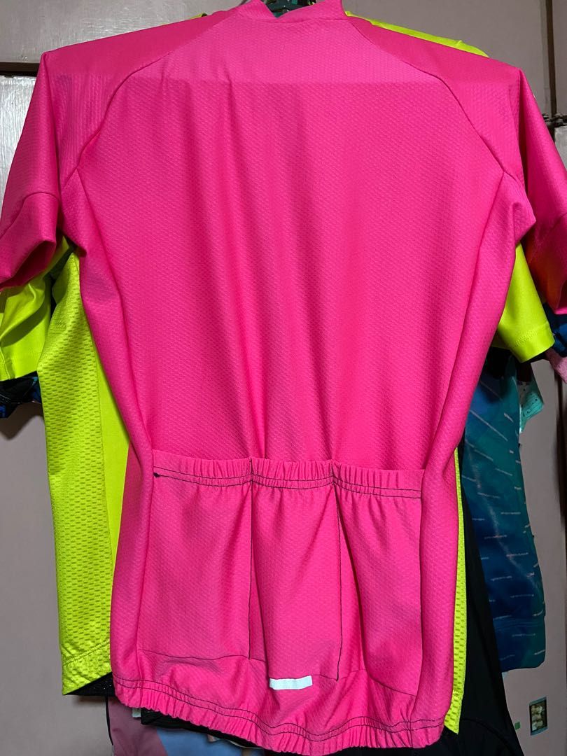 Cycling jersey (Category: Activewear) located in Paranaque City. Submitted by ctchuchi (Listing ID 1212357104, Image 3). Description: Hot pink cycling jersey unisex Rfs: Never used .