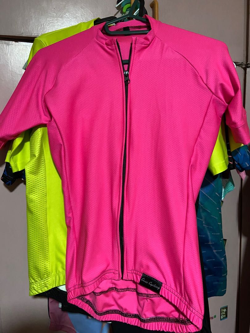 Cycling jersey (Category: Activewear) located in Paranaque City. Submitted by ctchuchi (Listing ID 1212357104, Image 2). Description: Hot pink cycling jersey unisex Rfs: Never used .