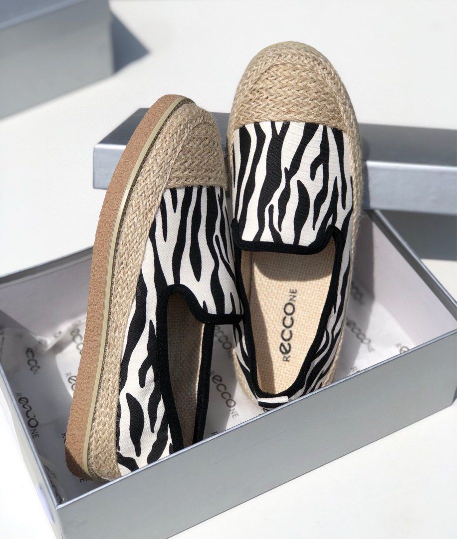 espadrilles leo print