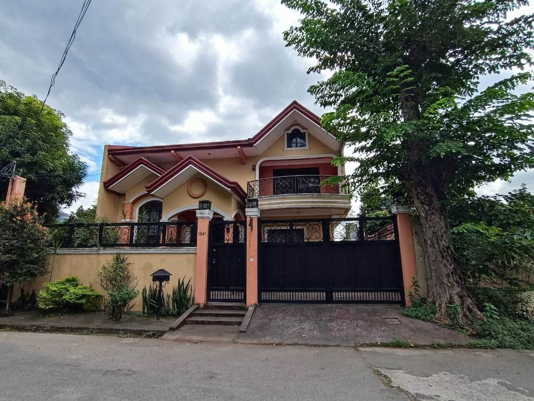 330sqm FLOOD FREE 5 bedroom house and lot for sale in Cainta Brookside
