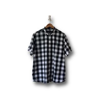 FRED PERRY XL BUTTON DOWN SHORT SLEEVES