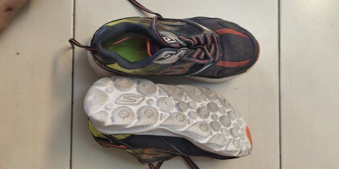 Free, Sports Equipment, Sports & Games, Racket & Ball Sports on Carousell