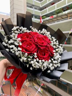 Free Delivery Valentines,Fresh Rose Flower Bouquet [Red, Blue, Purple Rose Birthday/Mother's Day/Anniversary/ROM/Congratulations/Greetings/520 我爱你/Hand Bouquet/Get Well Soon/Farewell/Gifts/Flowers/Graduation/Teacher's Day/Love/七夕 Qi Xi Valentine's]