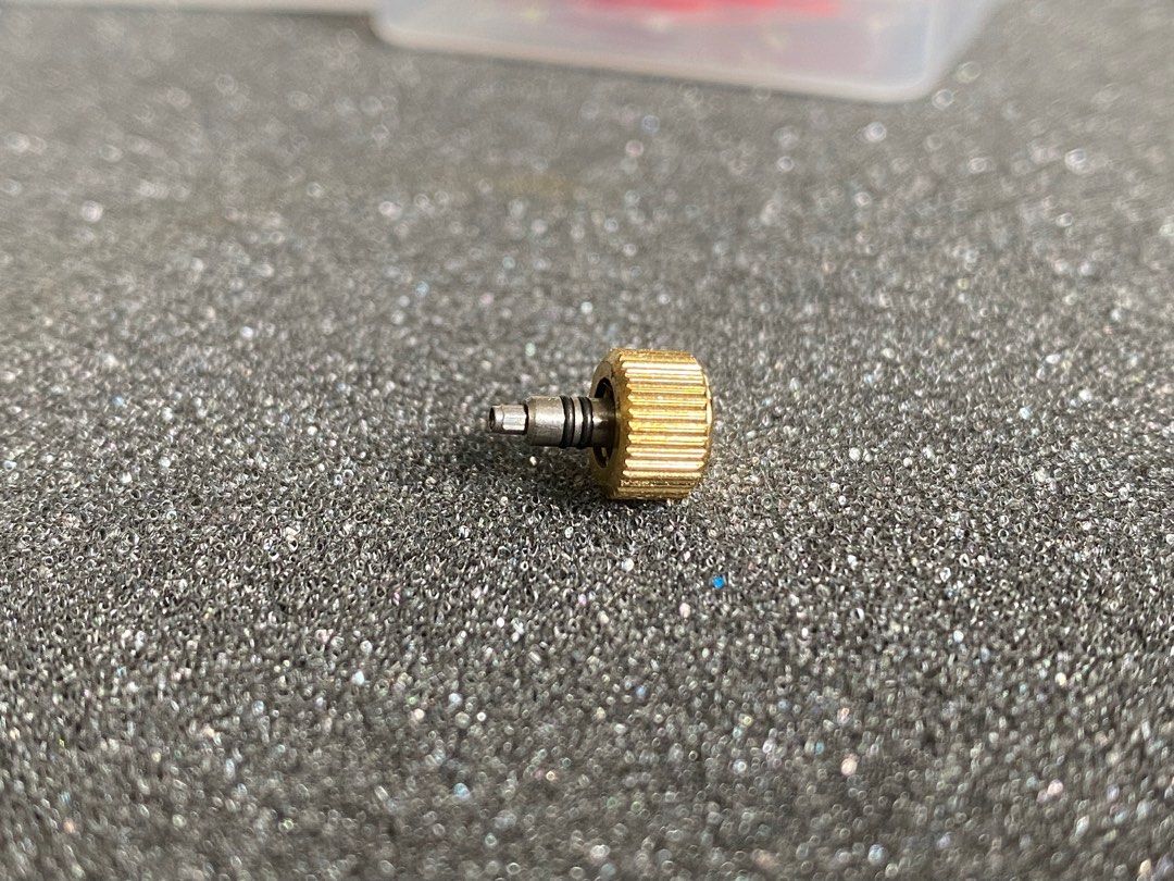 Gold screw down crown for Seiko NH movement, Men's Fashion, Watches &  Accessories, Watches on Carousell
