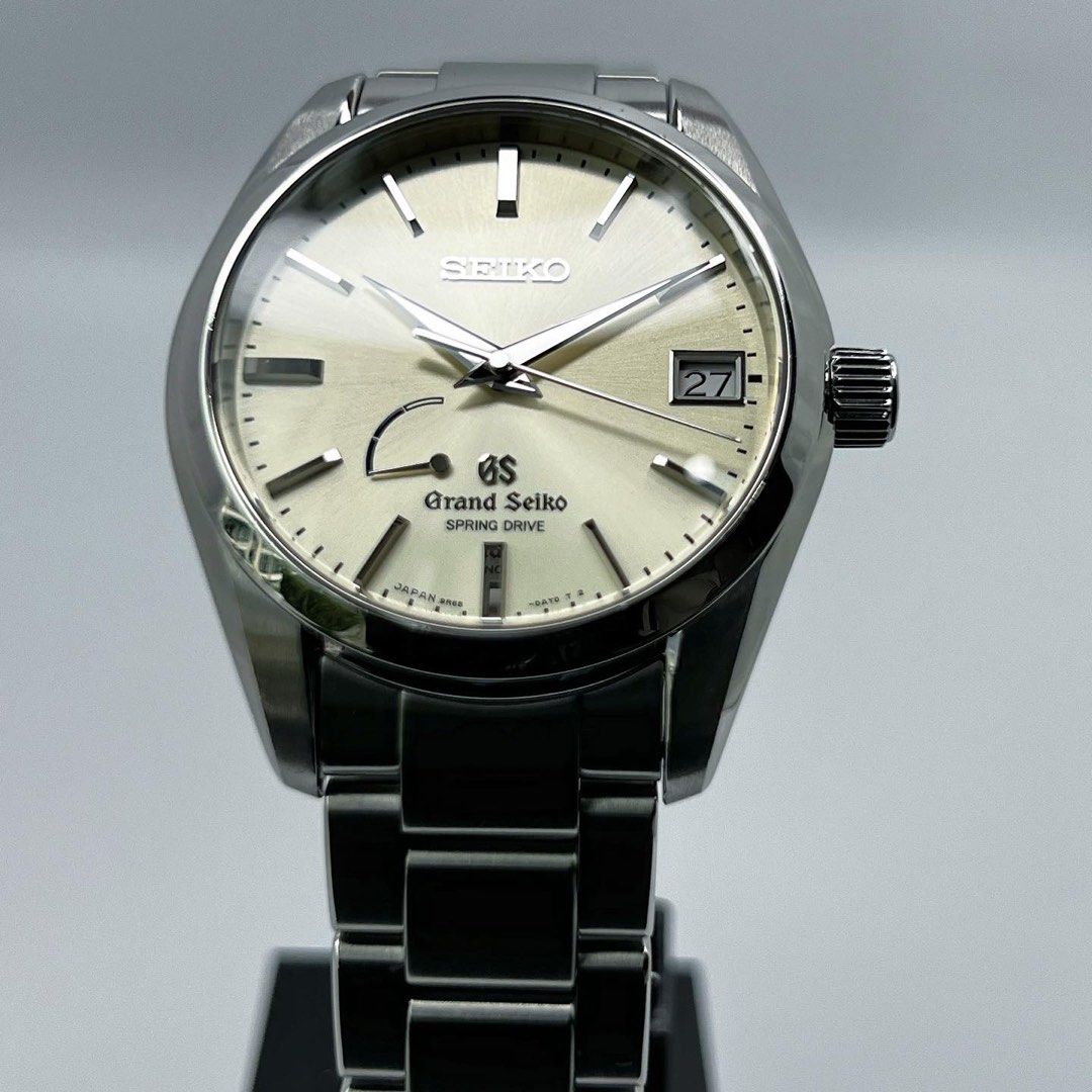 Grand Seiko SBGA083 Spring Drive Champagne Dial 39mm, Men's Fashion,  Watches & Accessories, Watches on Carousell