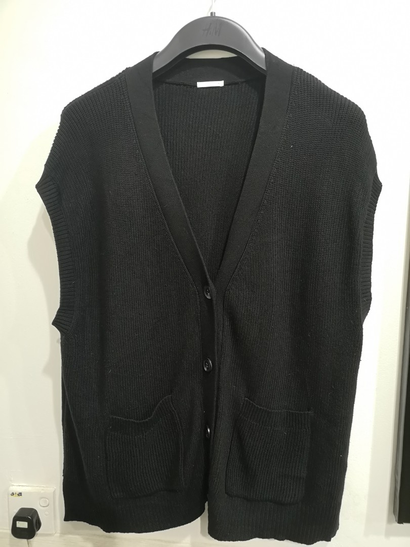 GU Vest, Men's Fashion, Coats, Jackets and Outerwear on Carousell