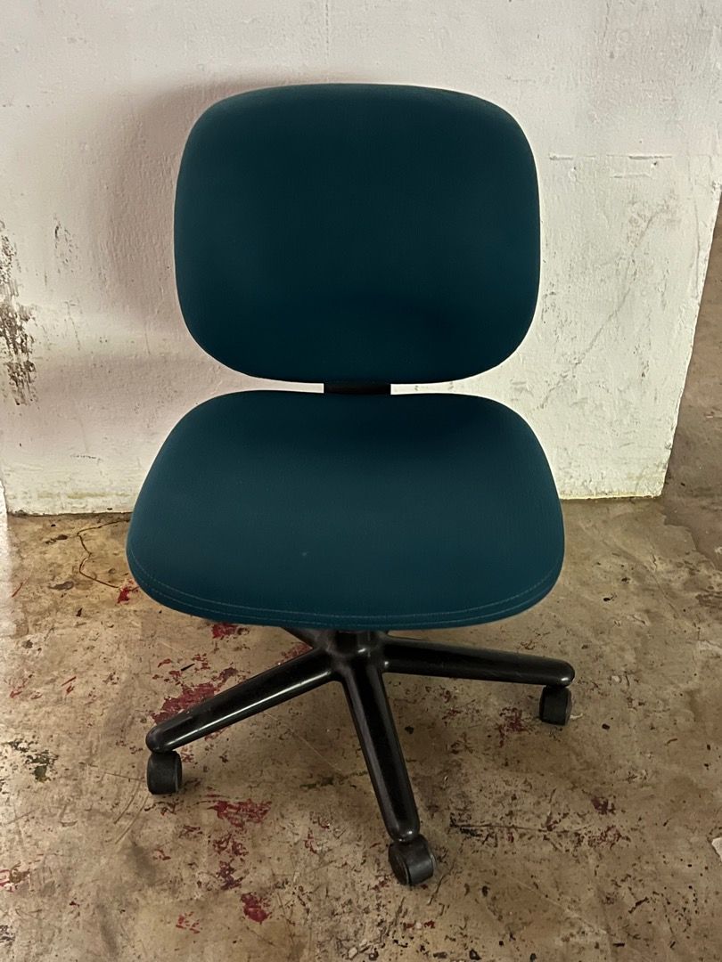 Herman miller ergonomic chair (mass clearance), Furniture & Home Living