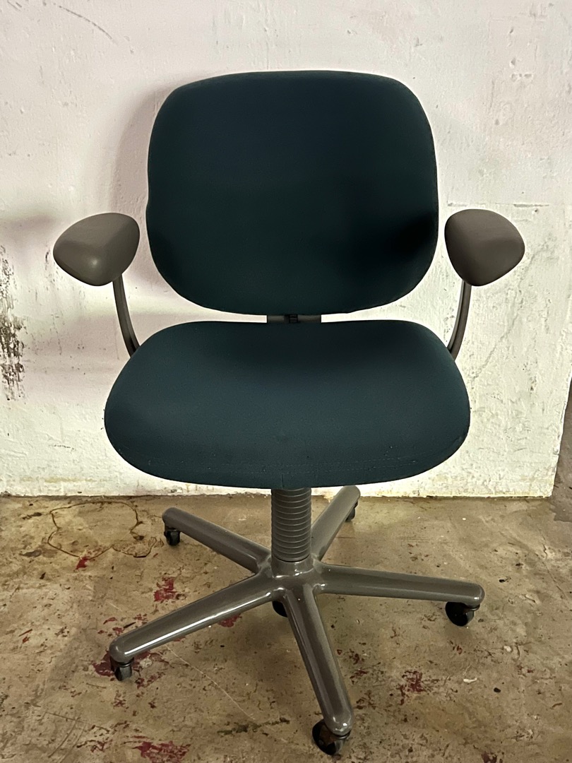 Herman miller ergonomic chair (mass clearance), Furniture & Home Living