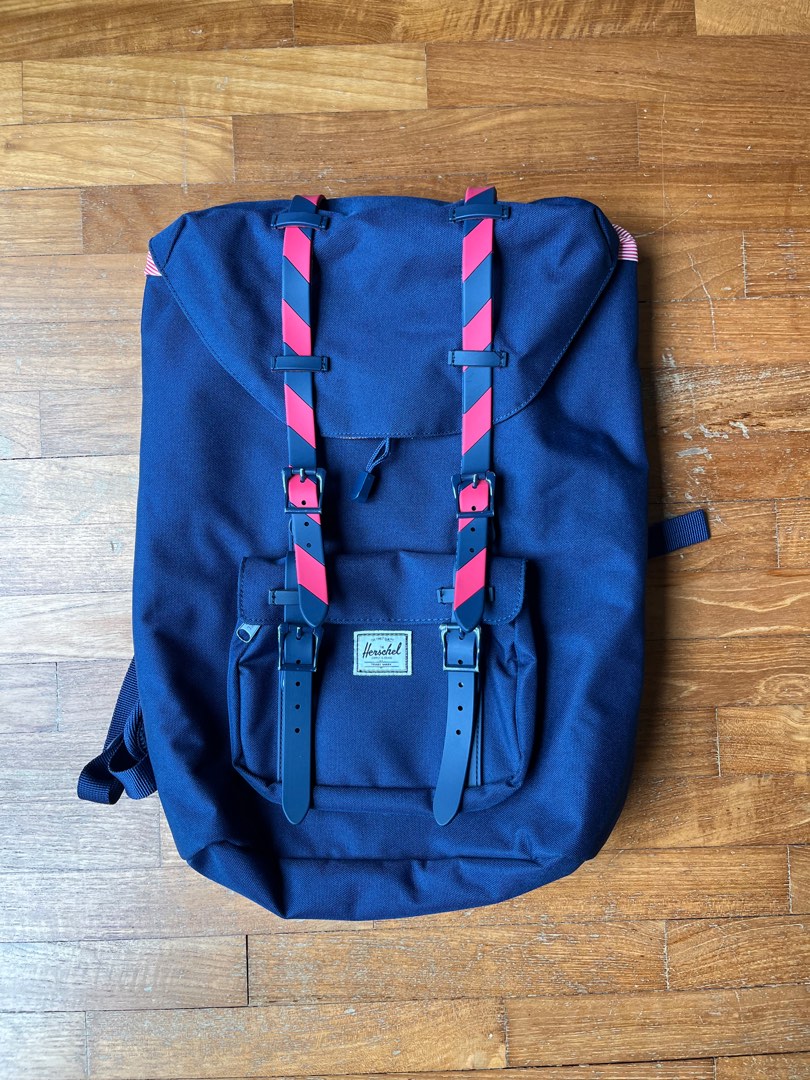 Herschel Little America Navy/Red Rubber Backpack, Men's Fashion, Bags
