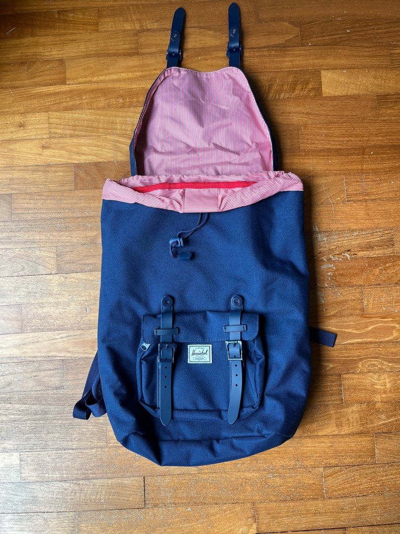 Herschel Little America Navy/Red Rubber Backpack, Men's Fashion, Bags