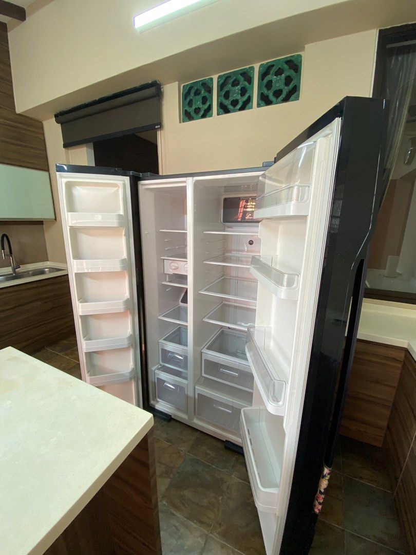 Hitachi double door Fridge good condition, self collection RS700P2MS