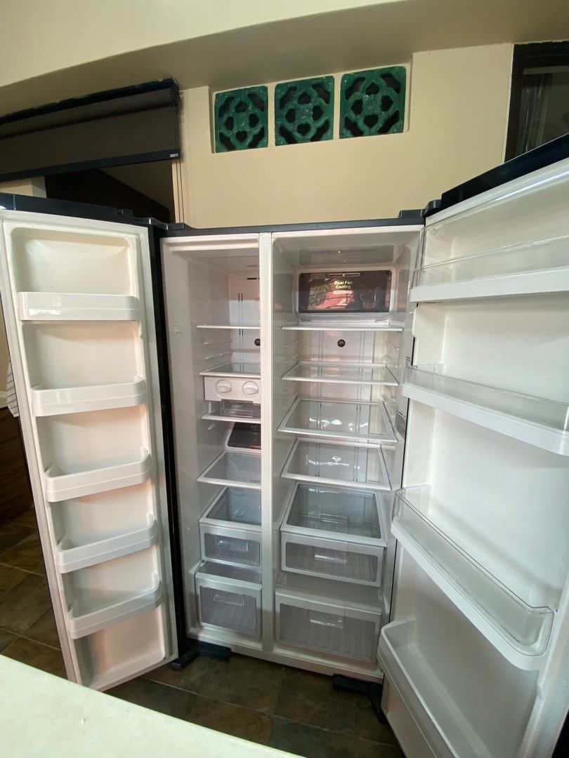 Hitachi double door Fridge good condition, self collection RS700P2MS