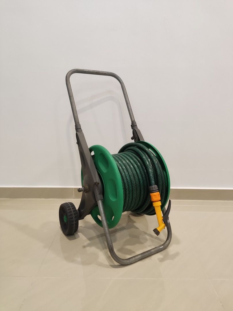 Hozelock 2398 30m Garden Hose Reel + Spray Gun, Furniture & Home