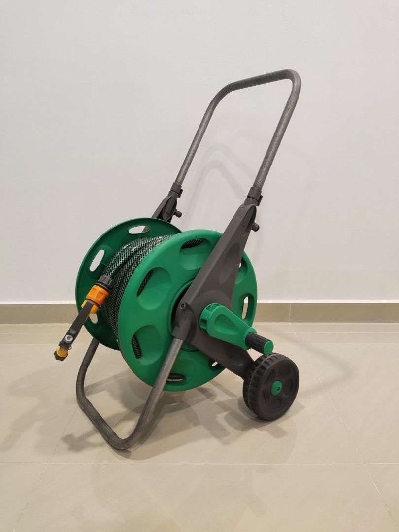 Hozelock 2398 30m Garden Hose Reel + Spray Gun, Furniture & Home