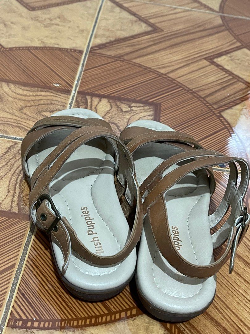Hush puppies dachshund discount strappy