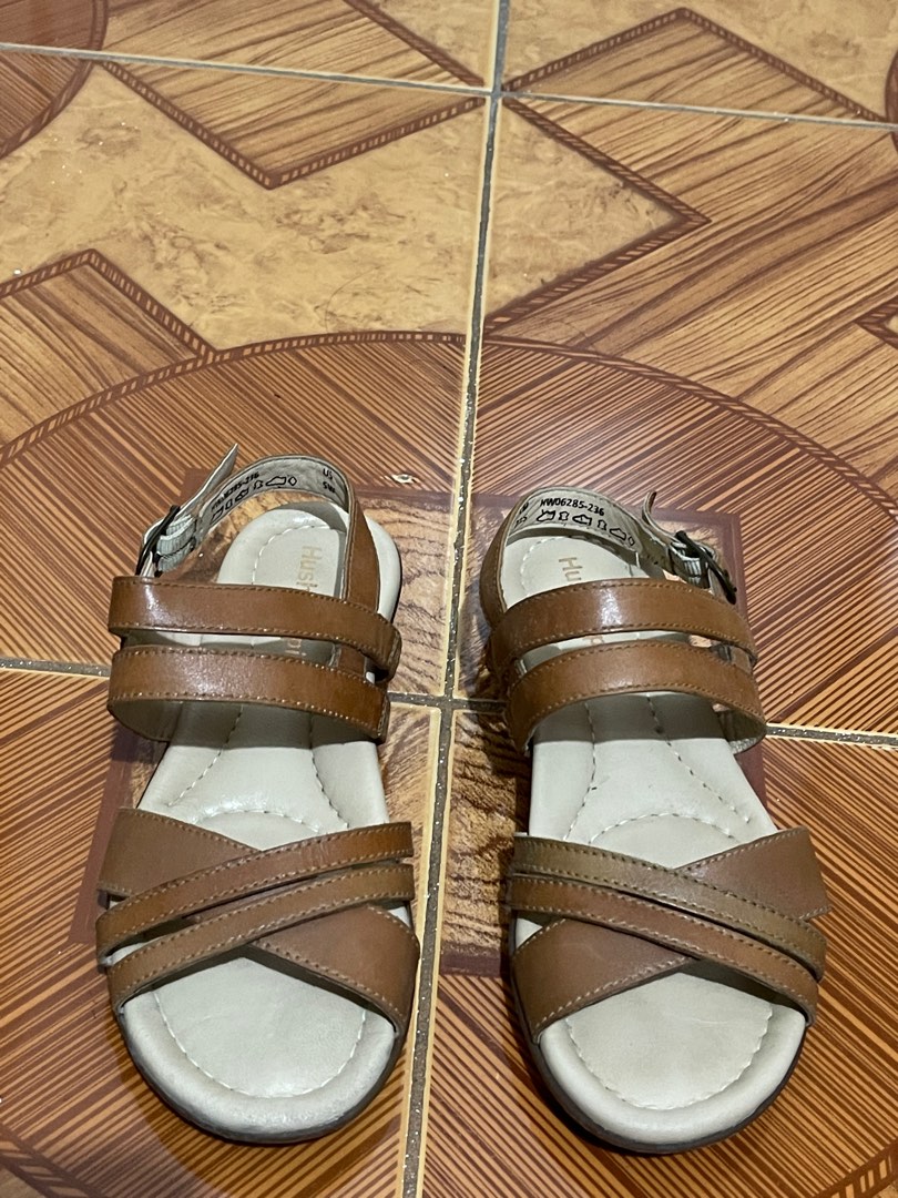 Hush puppies top dachshund strappy