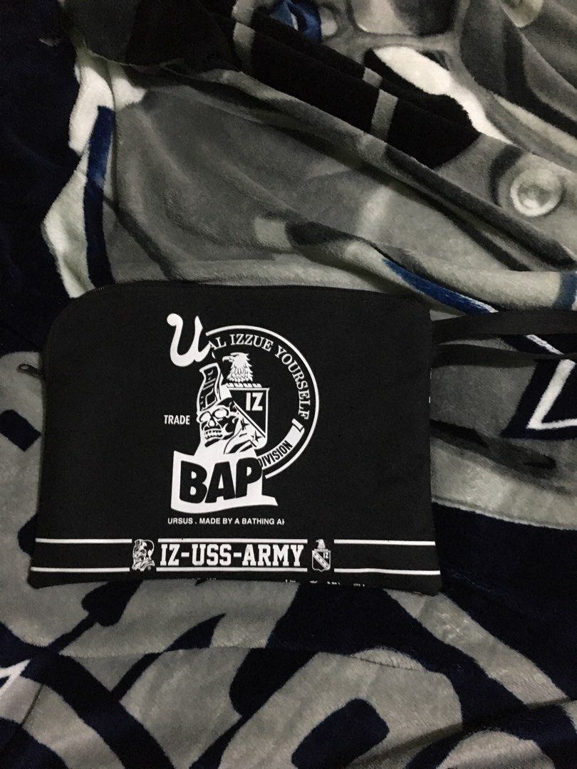 Izzue x Ursus Bape Clutch Bag (Category: Belt bags, Clutches and Pouches) located in Iriga City. Submitted by blimpshady (Listing ID 1212383922, Image 2). Description: Izzue x Ursus Bape Cluth Bag 9" by 12" Very good condition Minimal signs of usage.