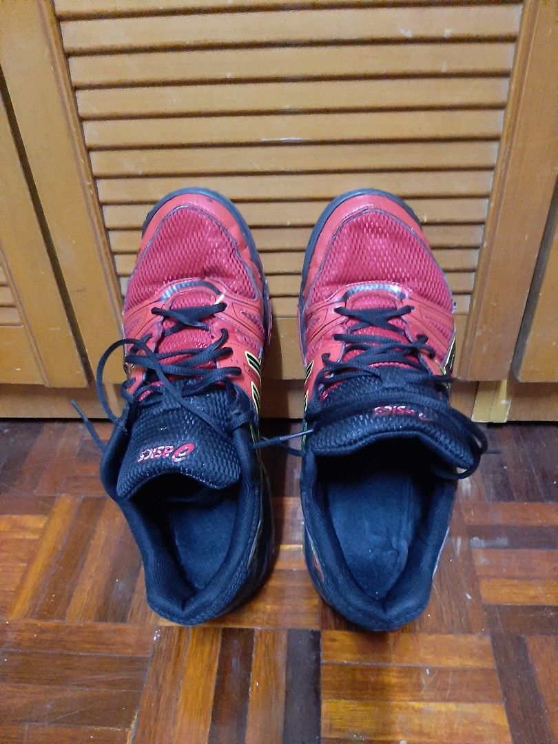 kasut badminton asics
