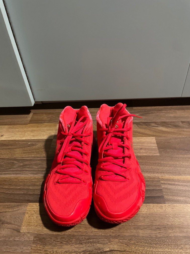 Hot pink kyries outlet