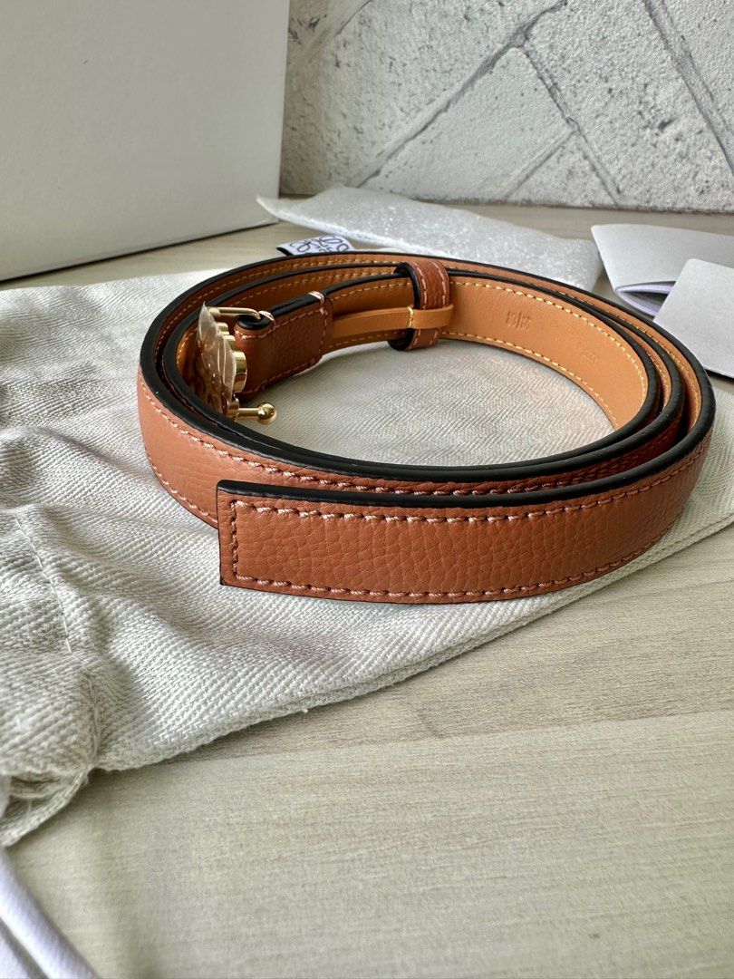 Anagram belt in pebble grain calfskin Tan/Gold - LOEWE