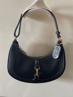 Lyn black shoulder bag