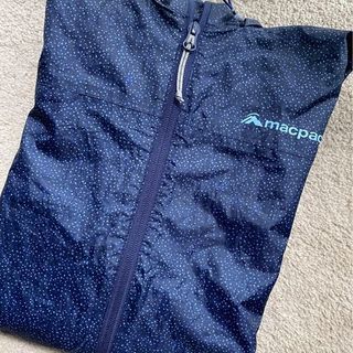 Macpac lightweight UNISEX rain jacket