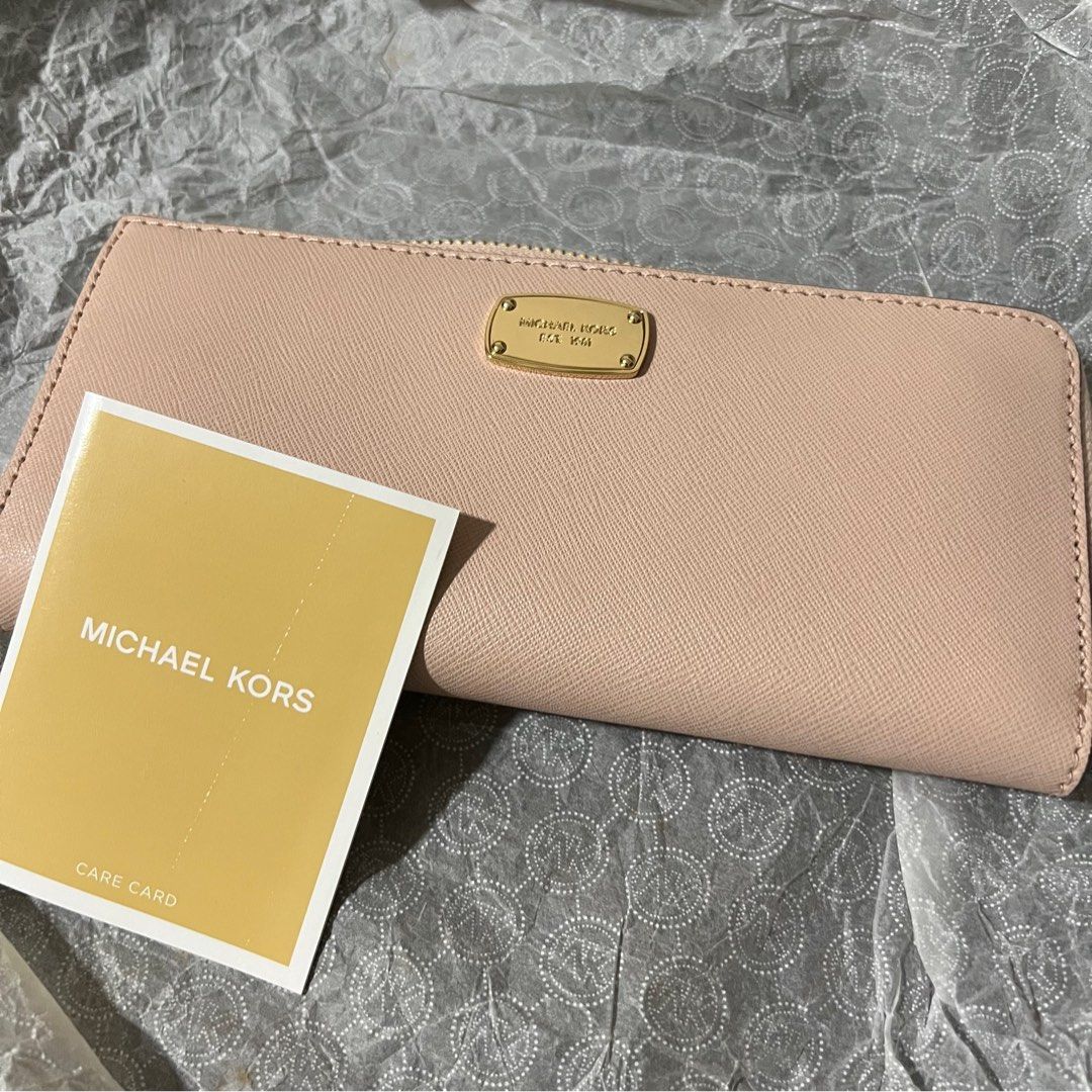 Michael Kors Leather Continental Wallet - Soft Pink, Women's Fashion, Bags  & Wallets, Purses & Pouches on Carousell
