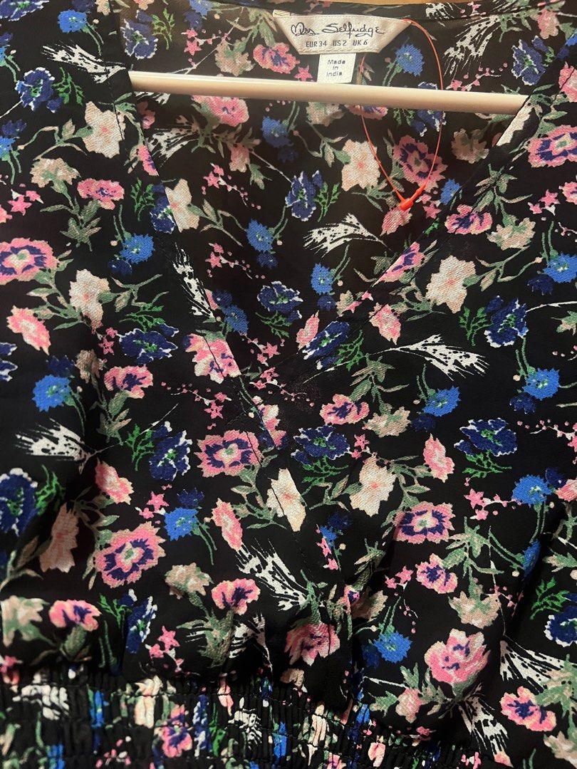MISS SELFRIDGE FLORAL LONGSLEEVES (Category: Blouses) located in Tacurong. Submitted by burbee05 (Listing ID 1212352494, Image 3). Description: as new floral garterized gorgeous in actual fits xs width 15.5" height 17" zara x bershka x uniqlo x mk .