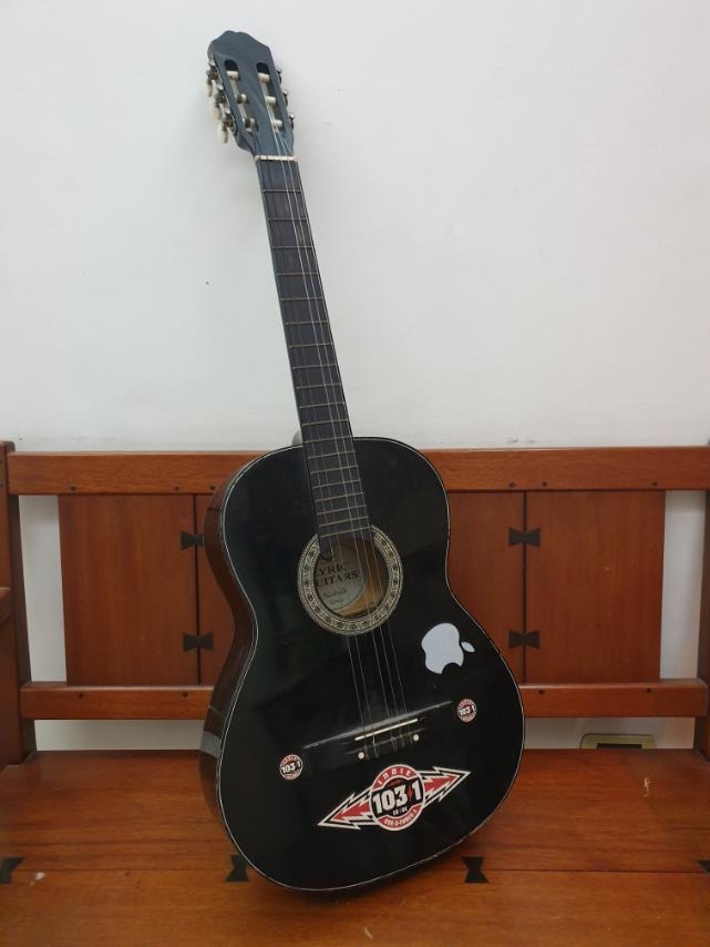 Nashville Acoustic Guitar, Hobbies & Toys, Music & Media, Musical Instruments on Carousell