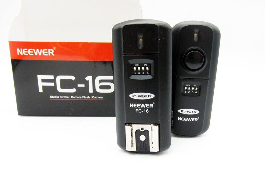 Sony Appareil Photo NEEWER FC-16 2.4G Du00e9clencheur De Flash De Studio Sans Fil Avec Deux R Cepteurs Compatible Avec Canon Rebel T3 724392 Canon Eos 2000d - View #2