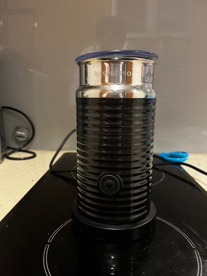 Bundle Nespresso Zenius Professional Coffee Machine, frother and 100