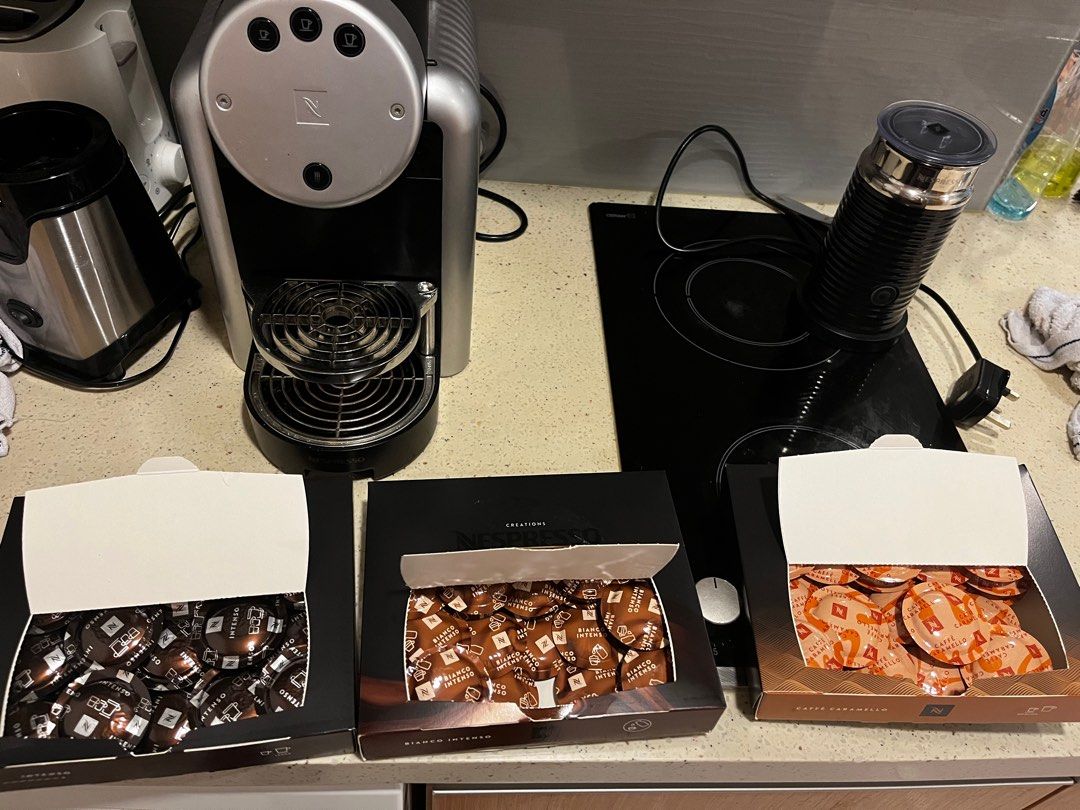 Bundle Nespresso Zenius Professional Coffee Machine, frother and 100