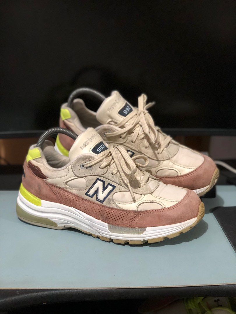 New Balance 992 Off White Red