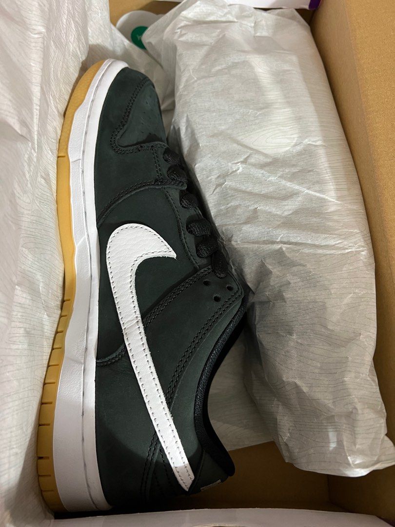 Authentic Nike SB dunk low pro black white rubbershoes (Category: Sneakers) located in Muntinlupa City. Submitted by 09leah77 (Listing ID 1212420567, Image 1). Description: Bnew Mens size US 7.5 Used once.