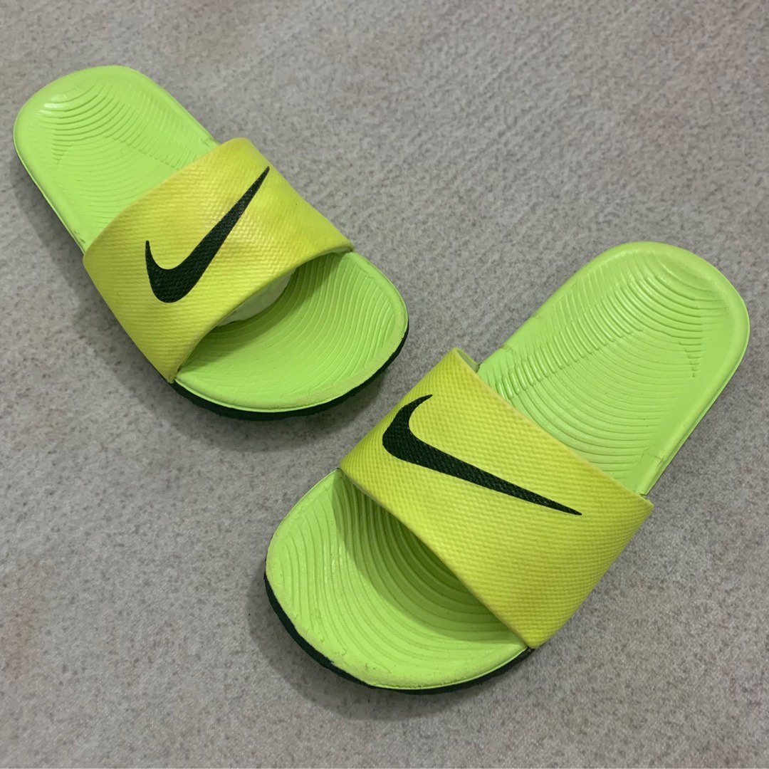 Nike on sale slides youth