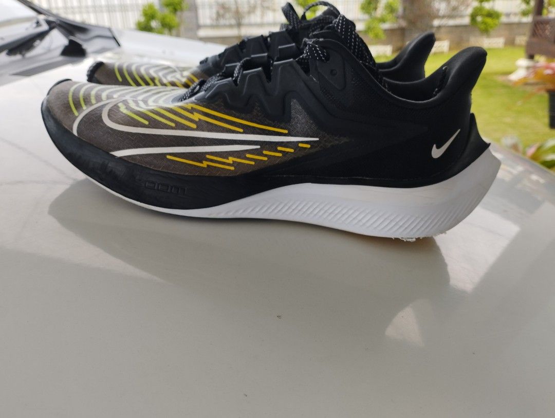 Nike zoom gravity 2.0 / 7.5 UK, Men's Fashion, Footwear, Sneakers on  Carousell