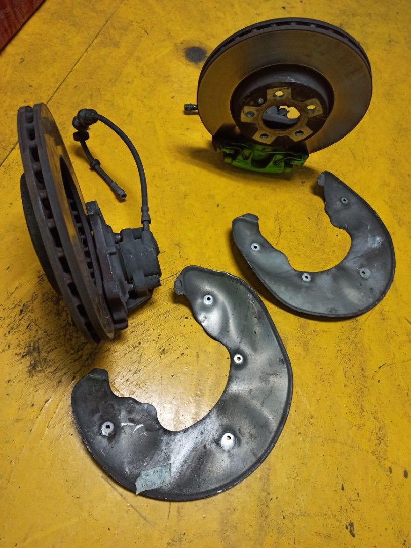 Original Audi A4 brake calipers rotors, Car Accessories, Accessories on