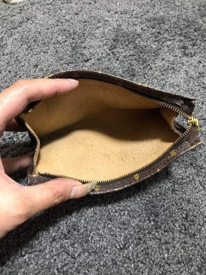 Original LV (Category: Luxury Bags & Wallets) located in Paranaque City. Submitted by laylalozada257 (Listing ID 1212322034, Image 3). Description: First to pay basis Price Negotiable Moneyback Guarantee Rank A-AB 💳 Accepting Payment via Bank Transfer, E-wallet and PayPal. 📬 Please feel free to message me for details. Meetup within SM Bf Parañaque only 📣Disclaimer: I am not affiliated with the brands featured. All copyrights and registered tra
